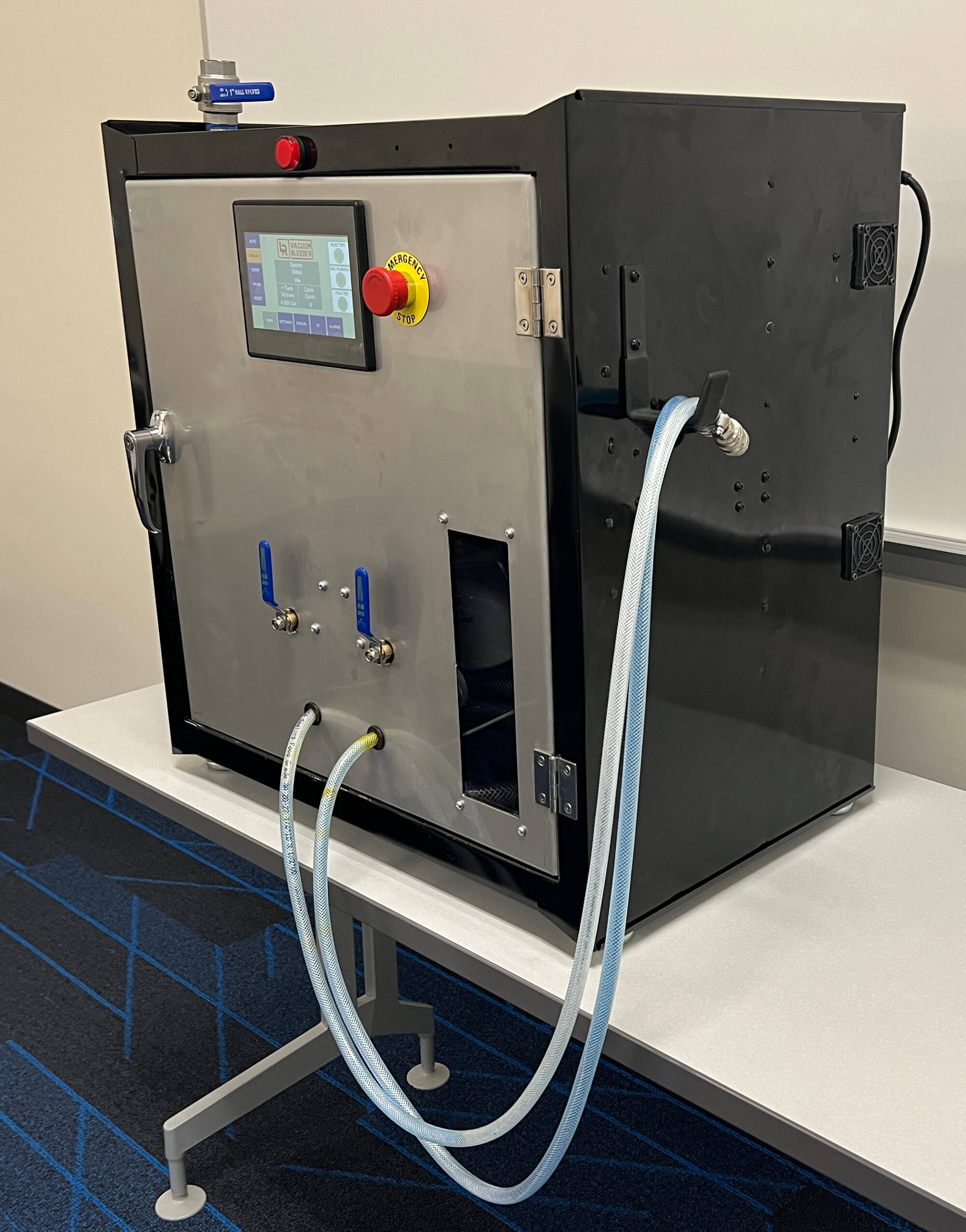 Vacuum bleeder